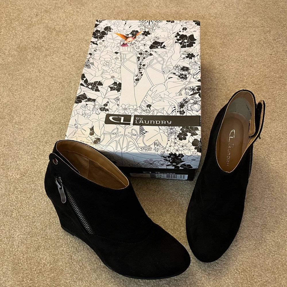CL by Laundry Valerie Bootie, Black, Suede, Size 7.5